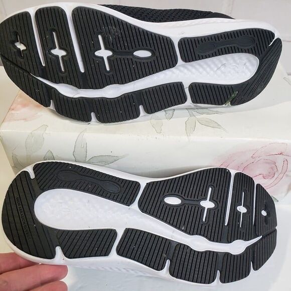 Under Armour Charged Pursuit Black Canvas Sneakers womens 7.5 Athletic Shoes - Picture 7 of 8